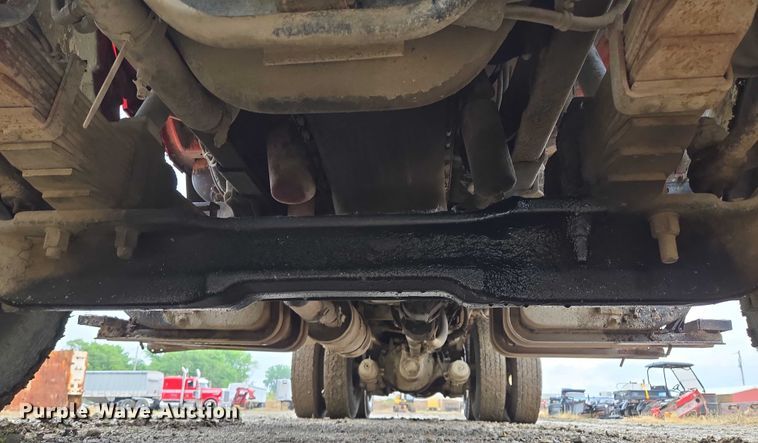 image for item EM7447 1995 Ford L9000 dump truck