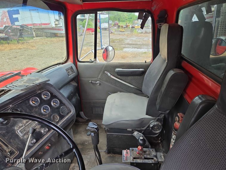 image for item EM7447 1995 Ford L9000 dump truck