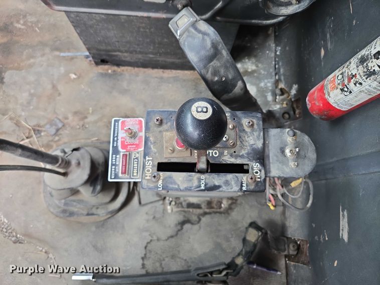 image for item EM7447 1995 Ford L9000 dump truck