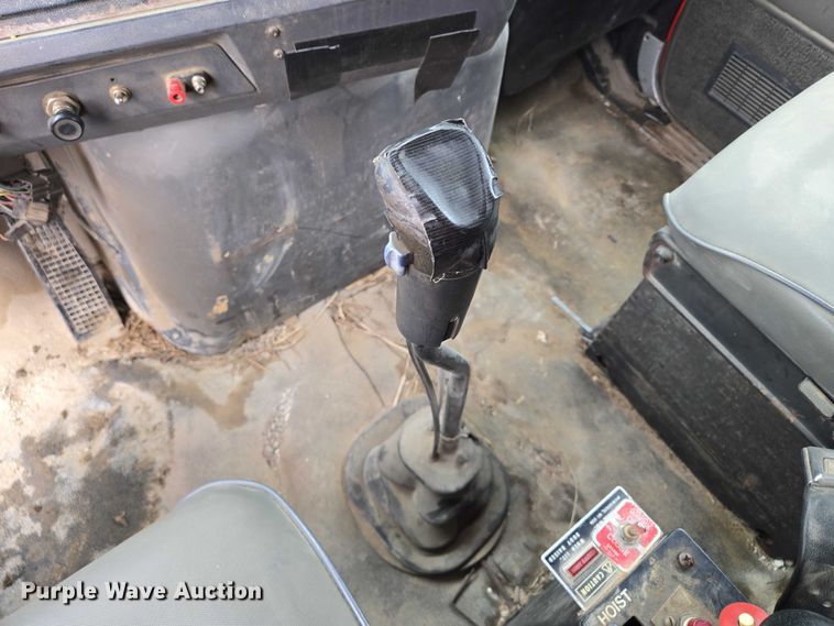 image for item EM7447 1995 Ford L9000 dump truck