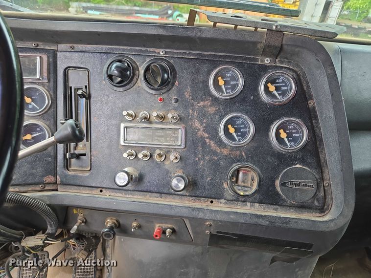 image for item EM7447 1995 Ford L9000 dump truck