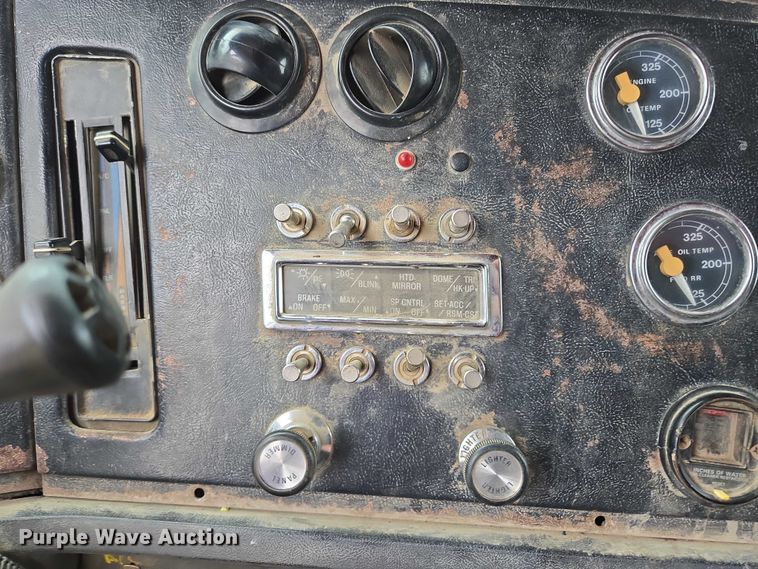 image for item EM7447 1995 Ford L9000 dump truck