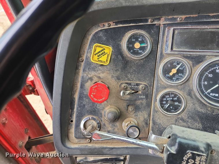 image for item EM7447 1995 Ford L9000 dump truck