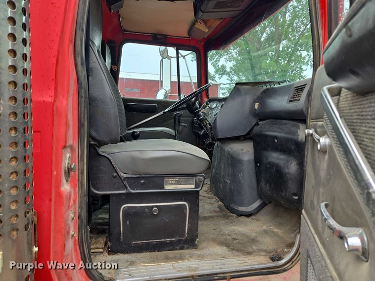 image for item EM7447 1995 Ford L9000 dump truck