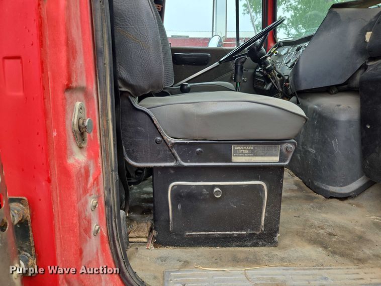 image for item EM7447 1995 Ford L9000 dump truck