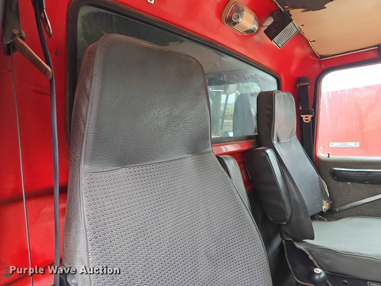 image for item EM7447 1995 Ford L9000 dump truck