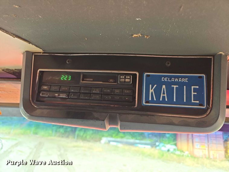 image for item EM7447 1995 Ford L9000 dump truck