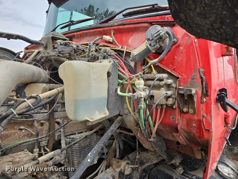 image for item EM7447 1995 Ford L9000 dump truck