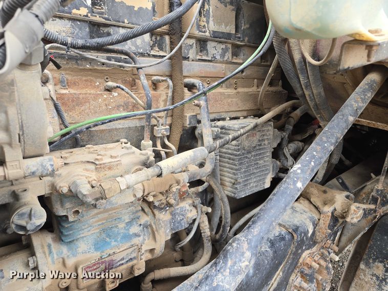 image for item EM7447 1995 Ford L9000 dump truck