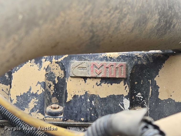 image for item EM7447 1995 Ford L9000 dump truck