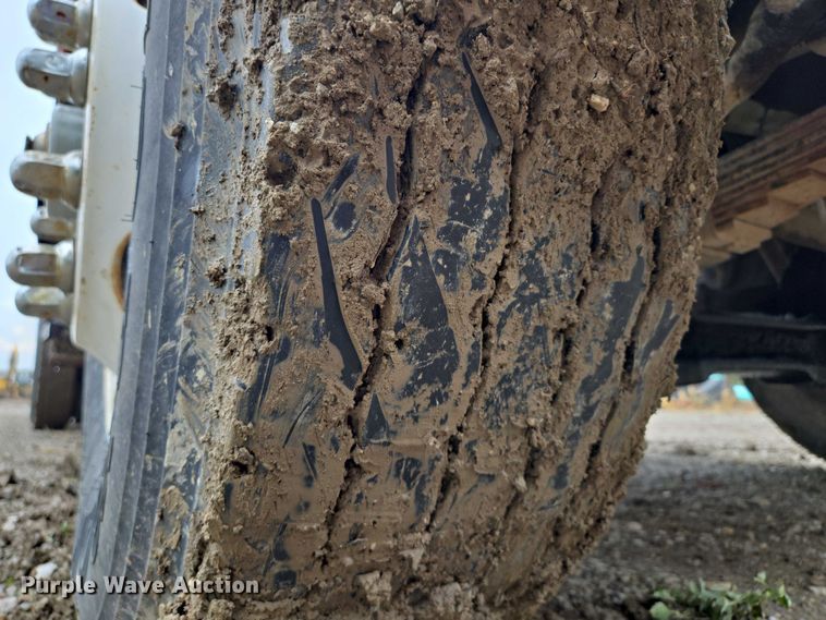 image for item EM7447 1995 Ford L9000 dump truck