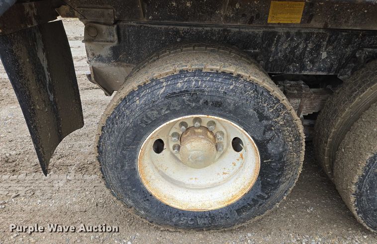 image for item EM7447 1995 Ford L9000 dump truck