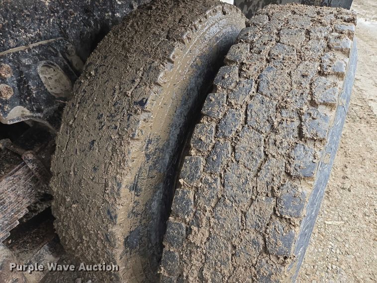 image for item EM7447 1995 Ford L9000 dump truck