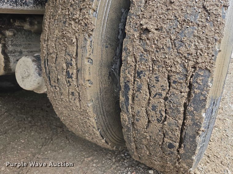 image for item EM7447 1995 Ford L9000 dump truck