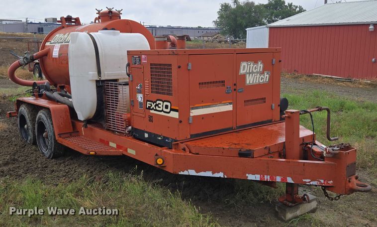 image for item EM7448 2003 Ditch Witch FX30 vacuum excavator