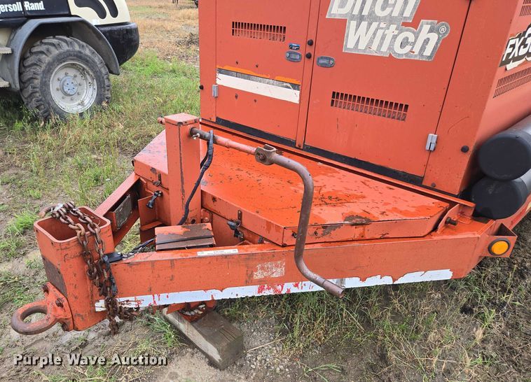 image for item EM7448 2003 Ditch Witch FX30 vacuum excavator