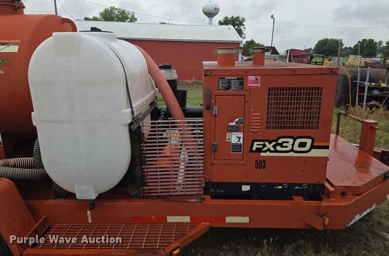 image for item EM7448 2003 Ditch Witch FX30 vacuum excavator