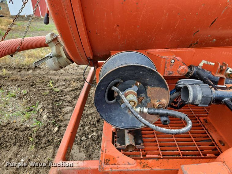 image for item EM7448 2003 Ditch Witch FX30 vacuum excavator