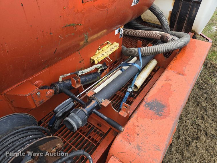 image for item EM7448 2003 Ditch Witch FX30 vacuum excavator