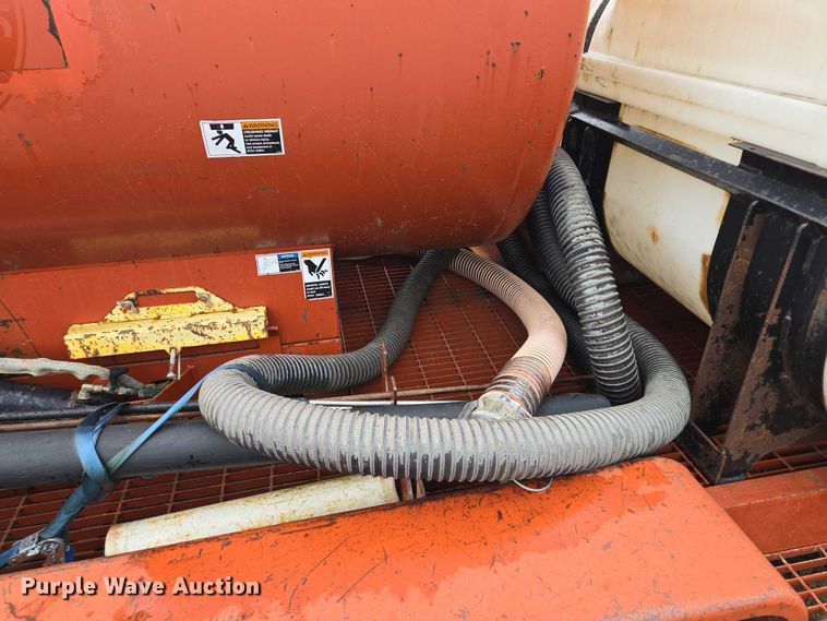 image for item EM7448 2003 Ditch Witch FX30 vacuum excavator