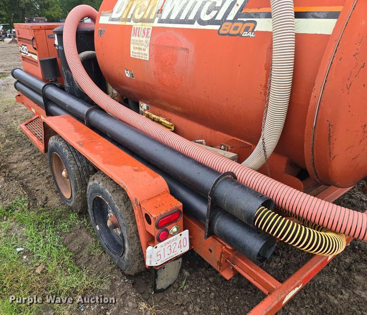 image for item EM7448 2003 Ditch Witch FX30 vacuum excavator