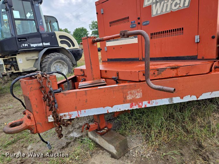 image for item EM7448 2003 Ditch Witch FX30 vacuum excavator