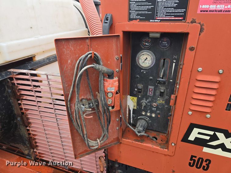 image for item EM7448 2003 Ditch Witch FX30 vacuum excavator