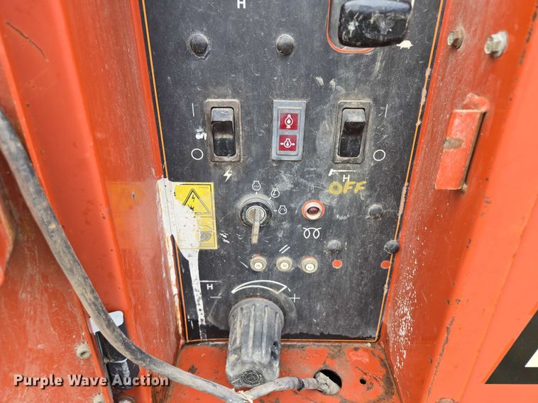 image for item EM7448 2003 Ditch Witch FX30 vacuum excavator