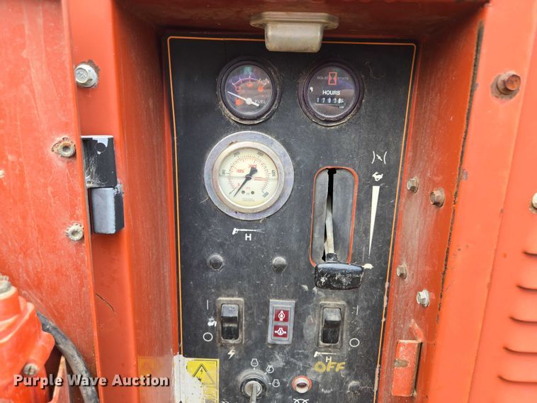 image for item EM7448 2003 Ditch Witch FX30 vacuum excavator