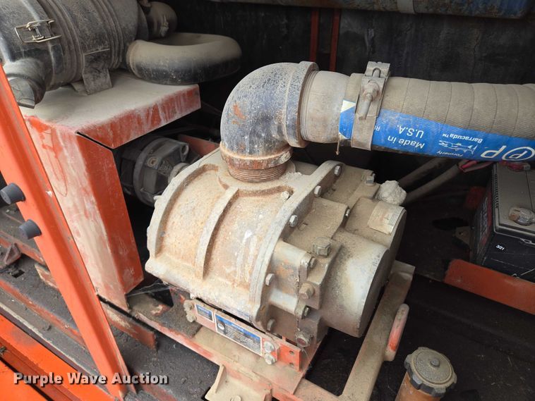 image for item EM7448 2003 Ditch Witch FX30 vacuum excavator