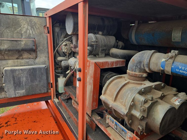 image for item EM7448 2003 Ditch Witch FX30 vacuum excavator