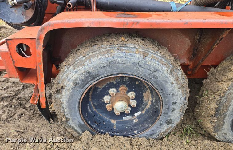 image for item EM7448 2003 Ditch Witch FX30 vacuum excavator