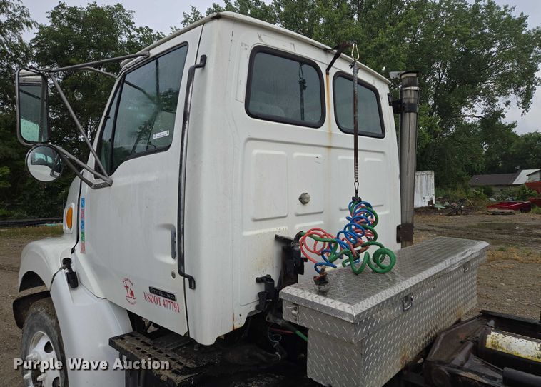 image for item EM7449 1999 Sterling L7501 semi truck