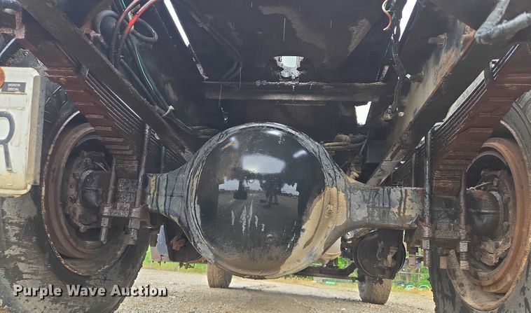 image for item EM7449 1999 Sterling L7501 semi truck