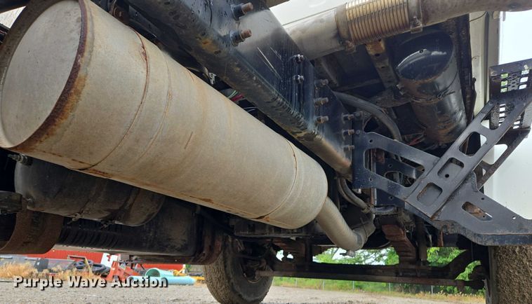 image for item EM7449 1999 Sterling L7501 semi truck