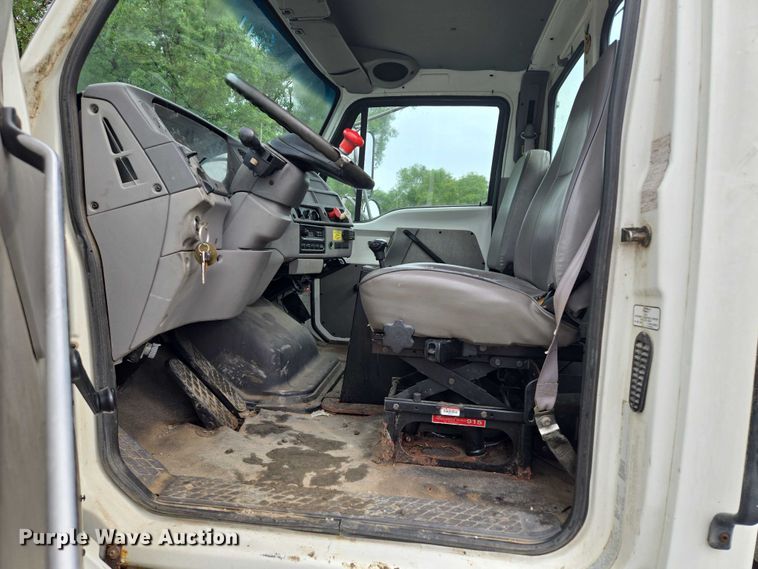 image for item EM7449 1999 Sterling L7501 semi truck