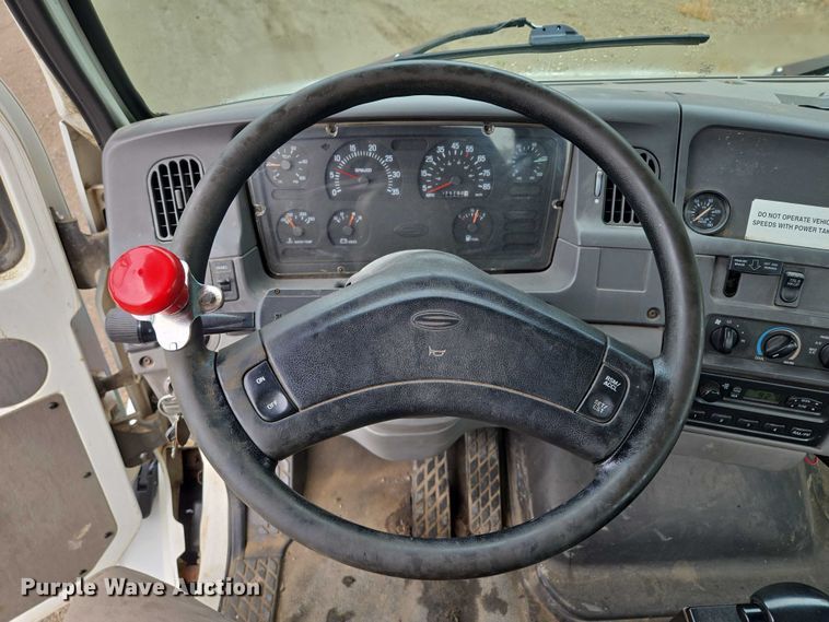 image for item EM7449 1999 Sterling L7501 semi truck