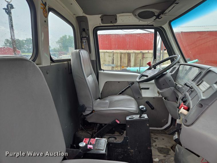 image for item EM7449 1999 Sterling L7501 semi truck