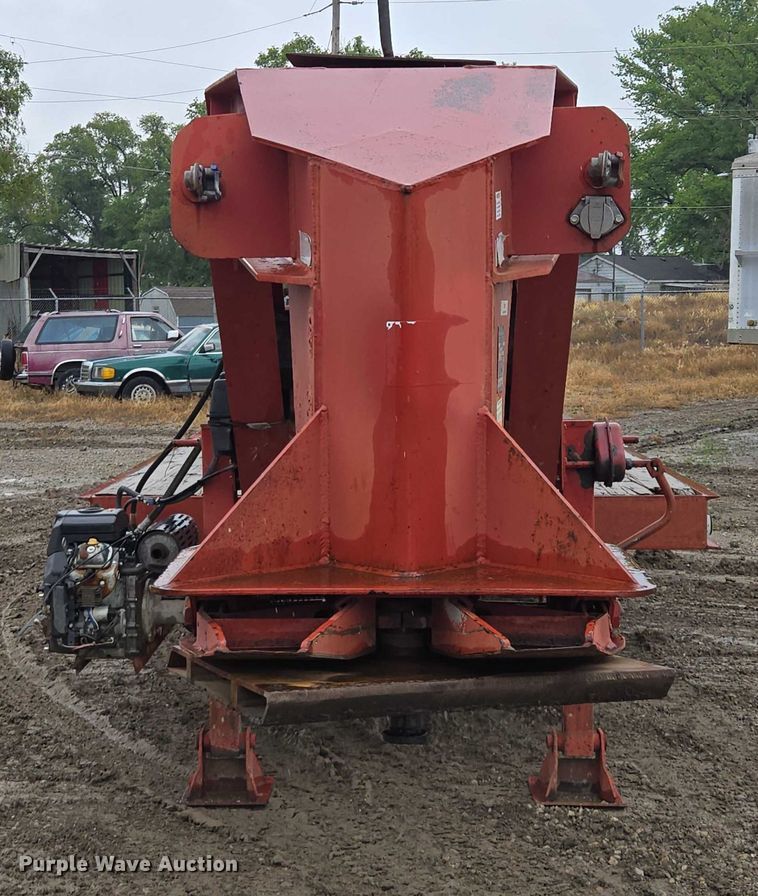 image for item EM7450 2001 Holden equipment trailer