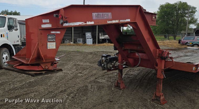 image for item EM7450 2001 Holden equipment trailer