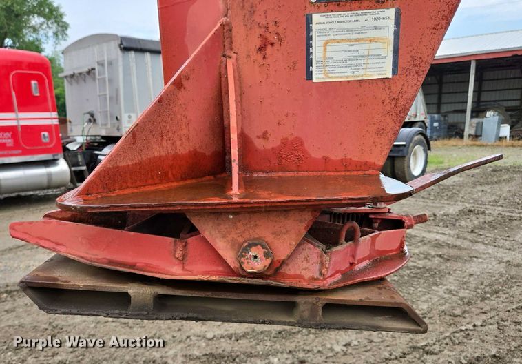 image for item EM7450 2001 Holden equipment trailer