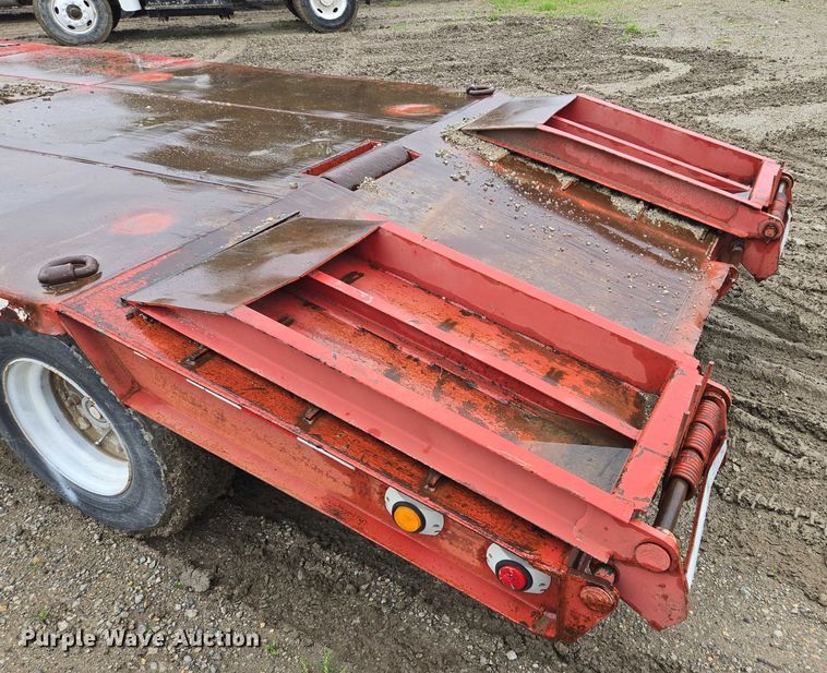 image for item EM7450 2001 Holden equipment trailer