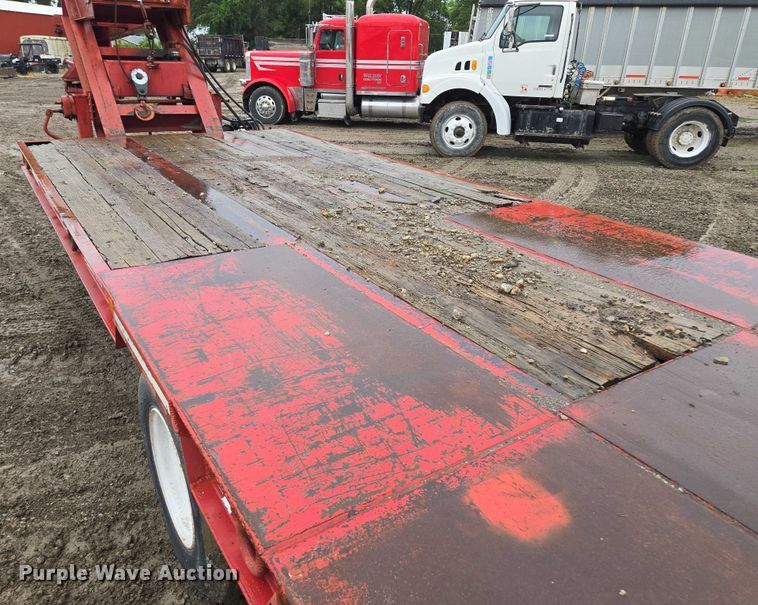 image for item EM7450 2001 Holden equipment trailer