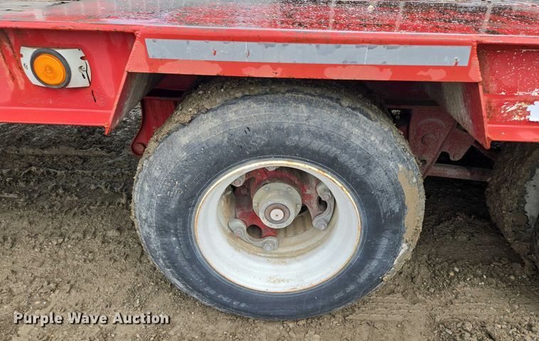 image for item EM7450 2001 Holden equipment trailer
