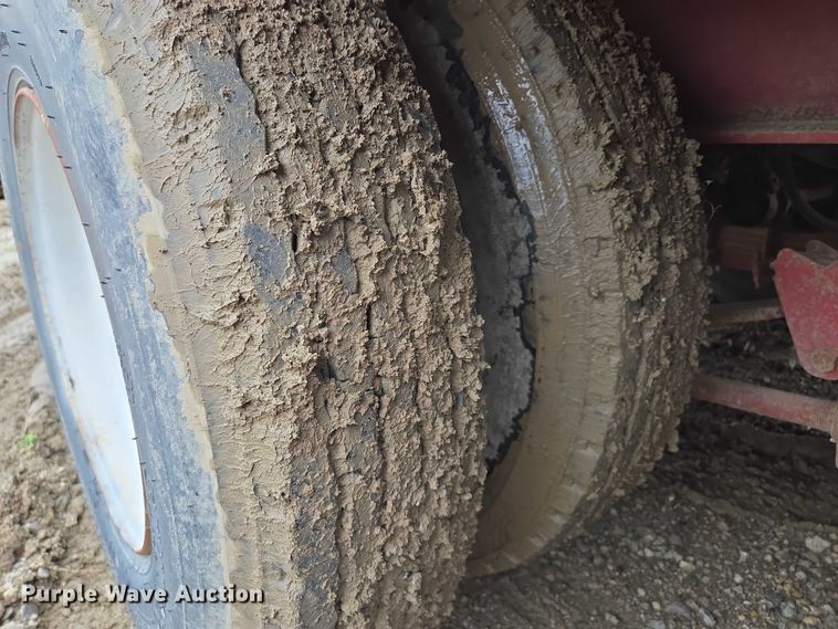 image for item EM7450 2001 Holden equipment trailer