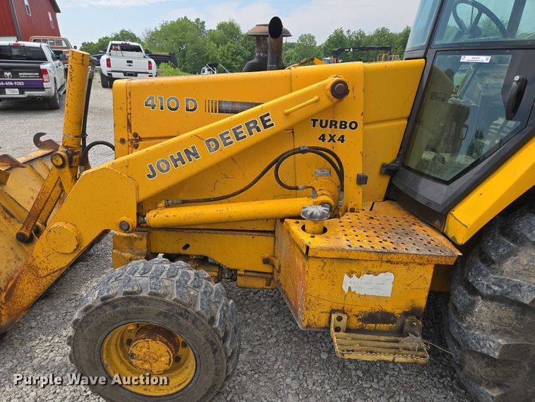 image for item EM7479 1991 John Deere 410D backhoe