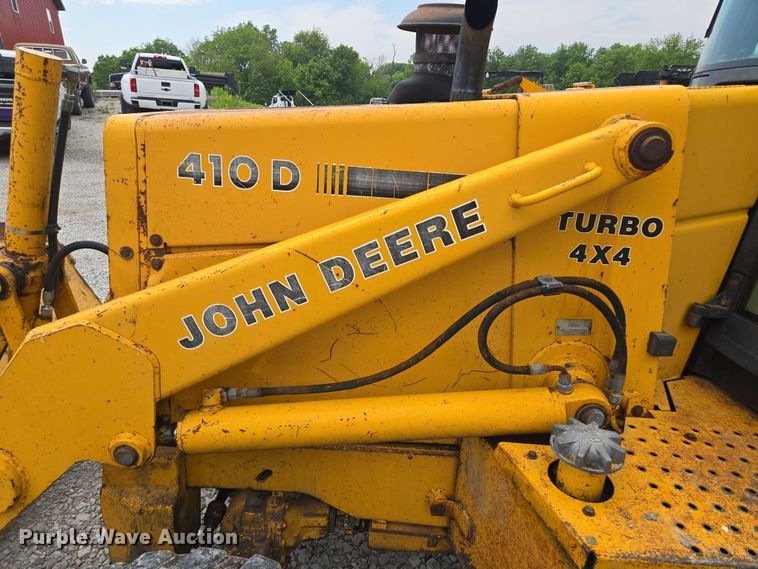 image for item EM7479 1991 John Deere 410D backhoe
