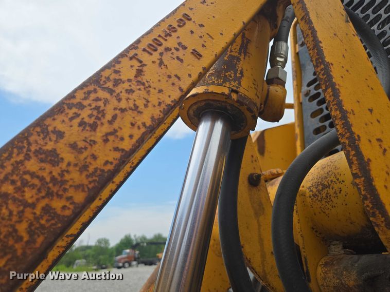 image for item EM7479 1991 John Deere 410D backhoe