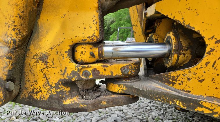 image for item EM7479 1991 John Deere 410D backhoe