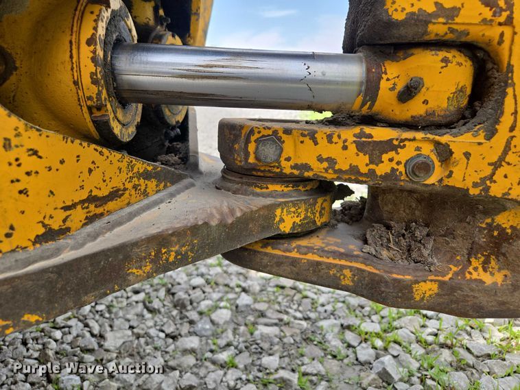 image for item EM7479 1991 John Deere 410D backhoe